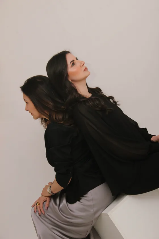 Dra. Nathalia Jordão e Dra. Ana Holtz — fundadoras da Clínica Renascer